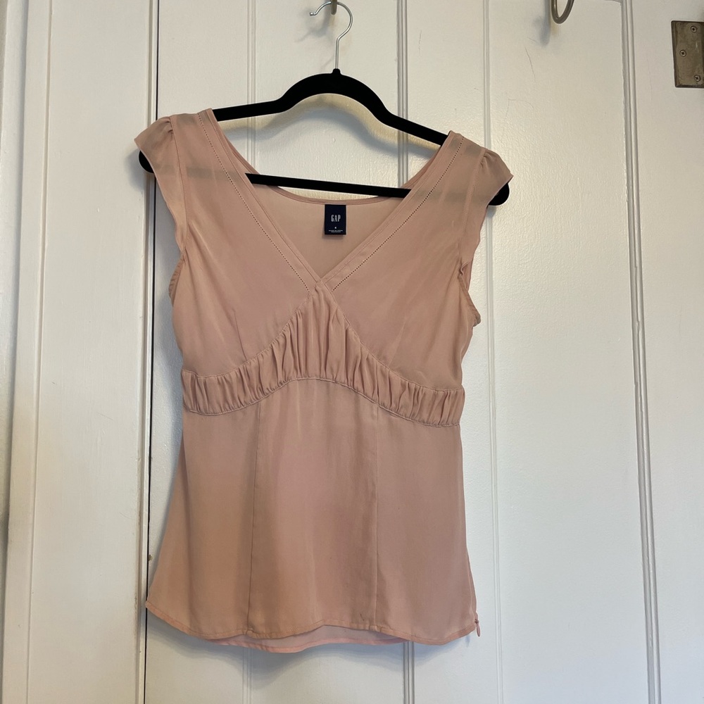 Gap, dusty pink top